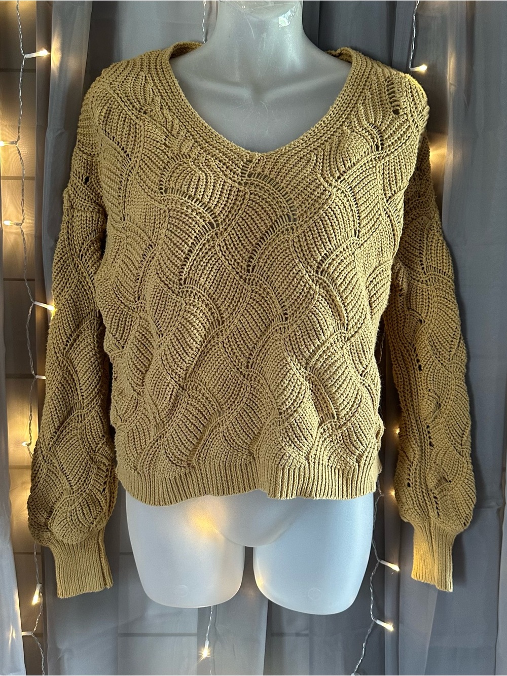 Moon and Madison mustard brown oversized wavy knit sweater size small